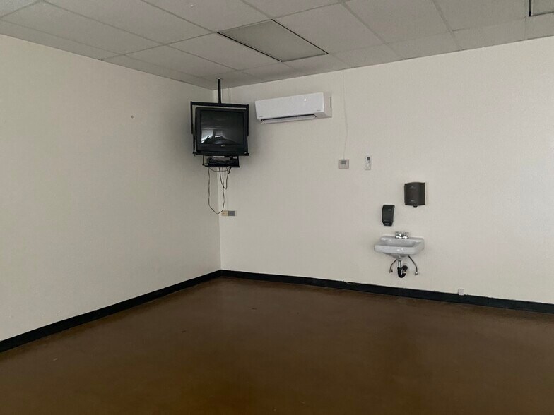 More Photos Of 630 W 17th Pl, Tempe Schools For Lease