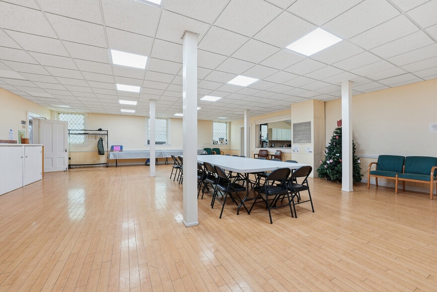 More Photos Of 461 King St, Littleton Specialty For Sale