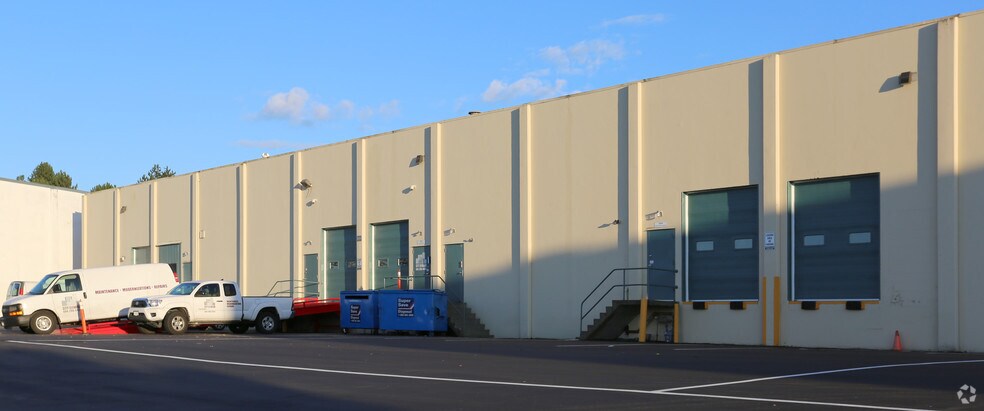 More Photos Of 3653-3665 Wayburne Dr, Burnaby Warehouse For Sale