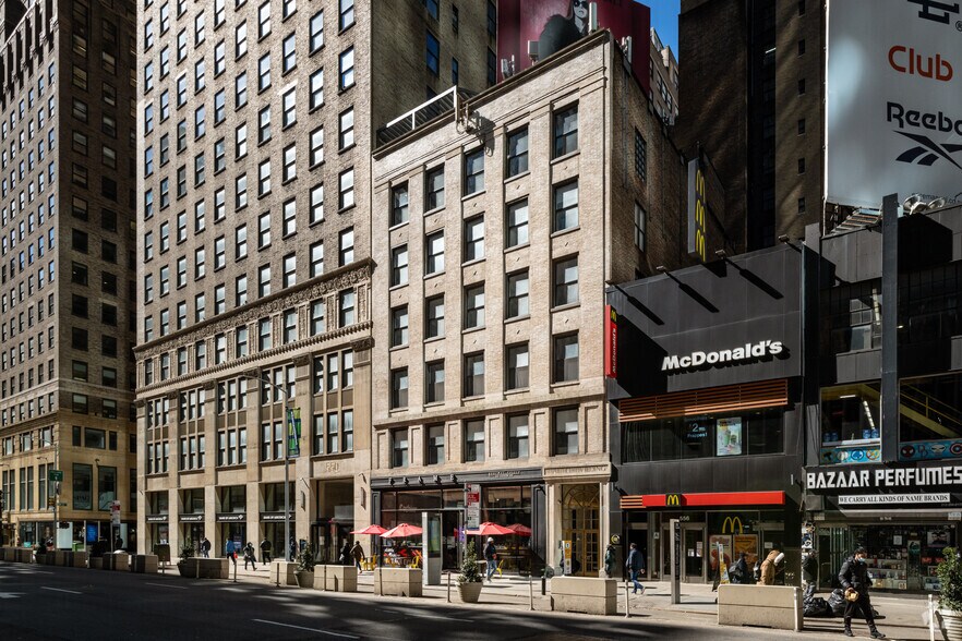 More Photos Of 552 Seventh Ave, New York Loft Creative Space For Lease