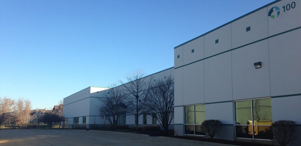 Primary Photo Of 90-100 W Lake Dr, Glendale Heights Warehouse For Lease