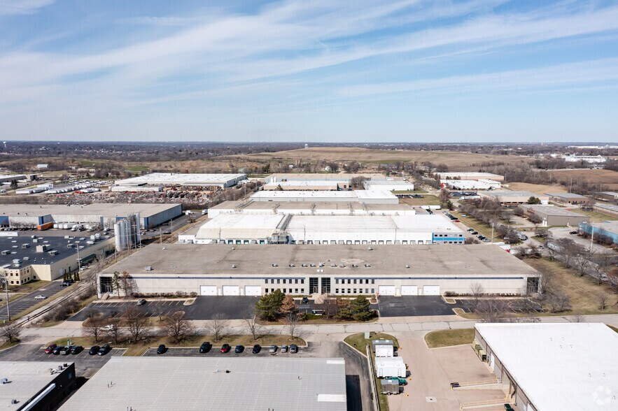 More Photos Of 1047-1051 Douglas Rd, Batavia Warehouse For Lease