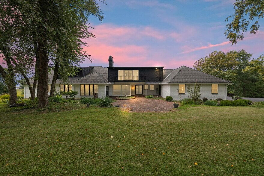More Photos Of 1901 Moffet Rd, Saint Joseph Specialty For Sale