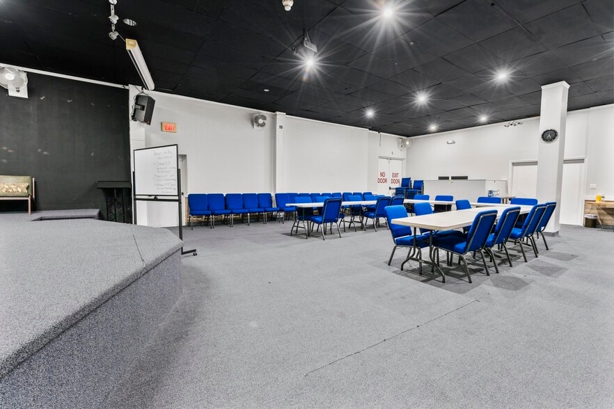 More Photos Of 914 E Main St, Stamford Warehouse For Sale
