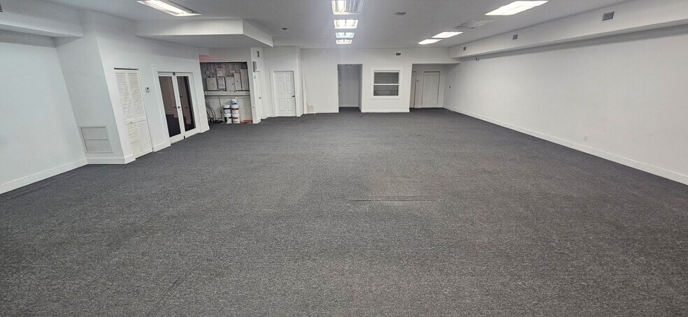 More Photos Of 2223 NW 26th Ave, Miami Warehouse For Lease