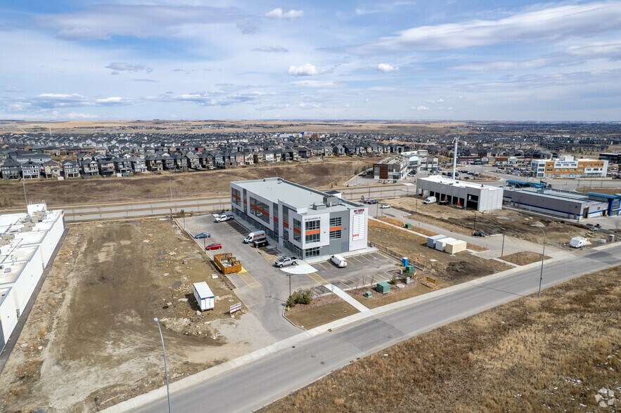 More Photos Of 198 Nolanridge Cres NW, Calgary Office For Lease