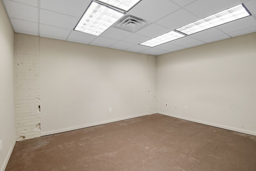 More Photos Of 1157 Concord St, Detroit Light Manufacturing For Sale