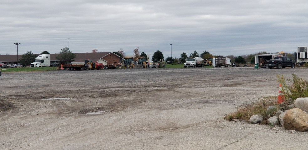 More Photos Of 900 N Union St, Dwight Restaurant For Sale