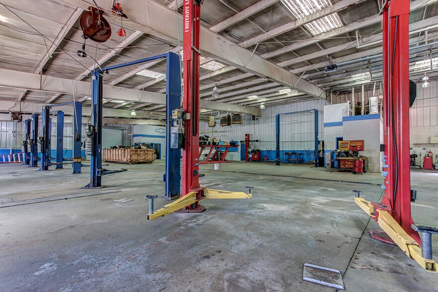 More Photos Of 709 New Franklin Rd, Lagrange Freestanding For Lease