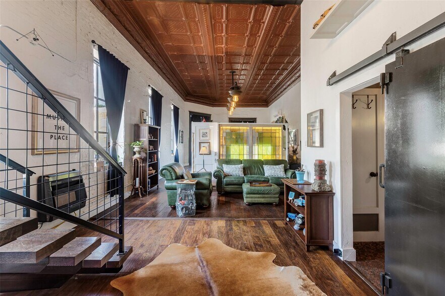 More Photos Of 201 W Main St, Cumby Office For Sale