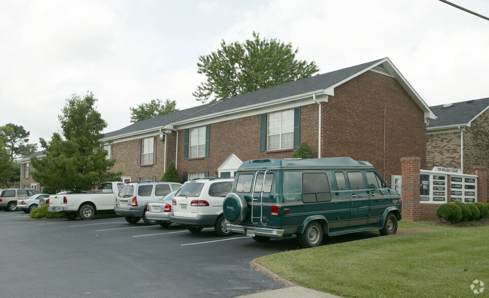 More Photos Of 109 Holiday Ct, Franklin Office For Lease