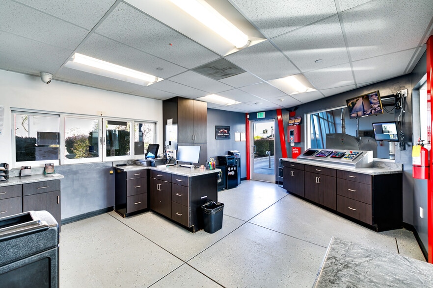 More Photos Of 10805 Ramona Ave, Montclair Carwash For Sale