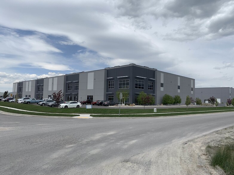 More Photos Of 350 West 3139 North, Hyde Park Industrial For Lease