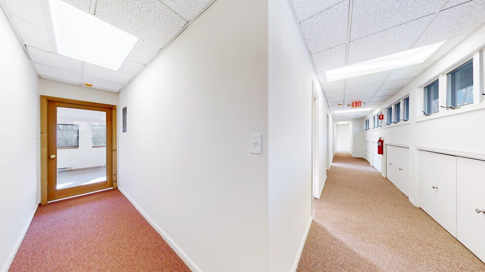 More Photos Of 220 Silver Lake Rd, Dingmans Ferry Office For Sale
