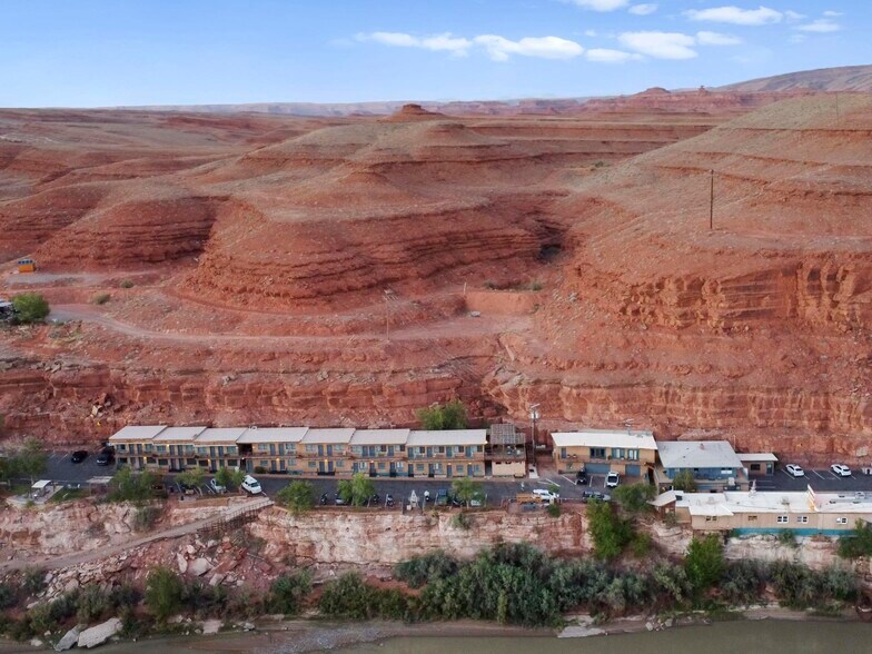 More Photos Of US 163 & San Juan River, Mexican Hat Hotel For Sale