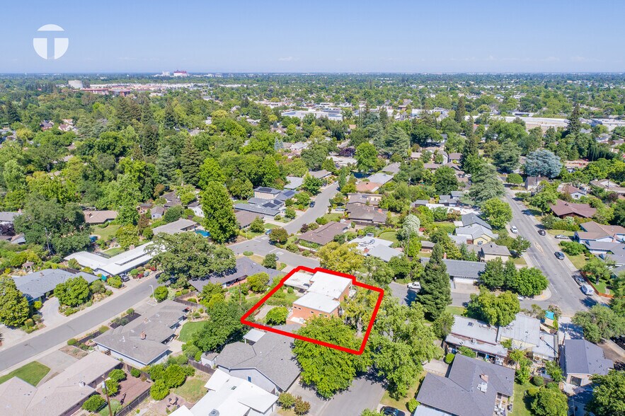 More Photos Of 1449 Claremont Way, Sacramento Apartments For Sale