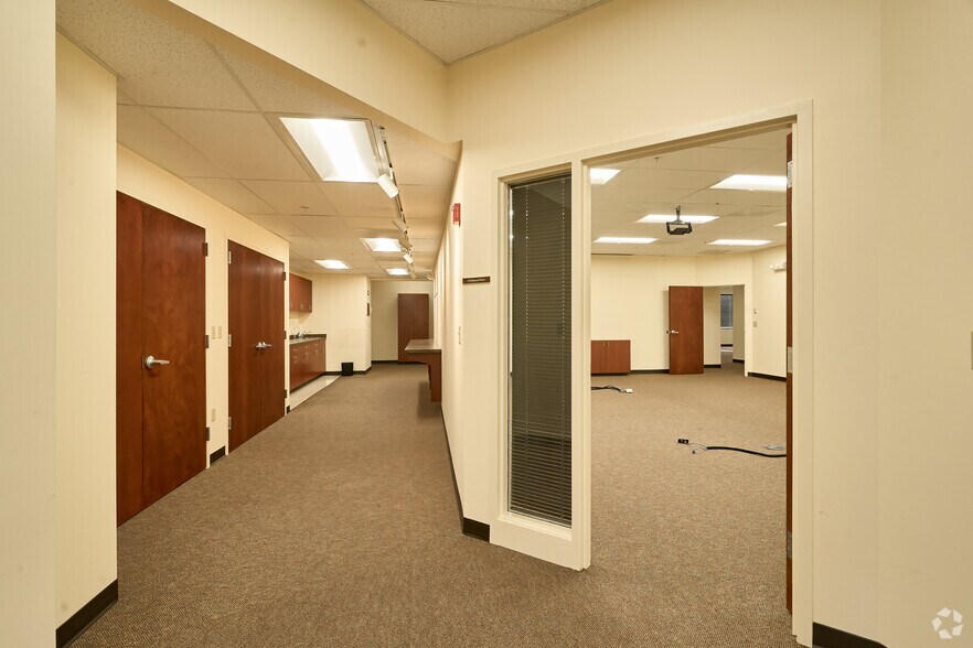 More Photos Of 1050 Key Pky, Frederick Medical For Lease