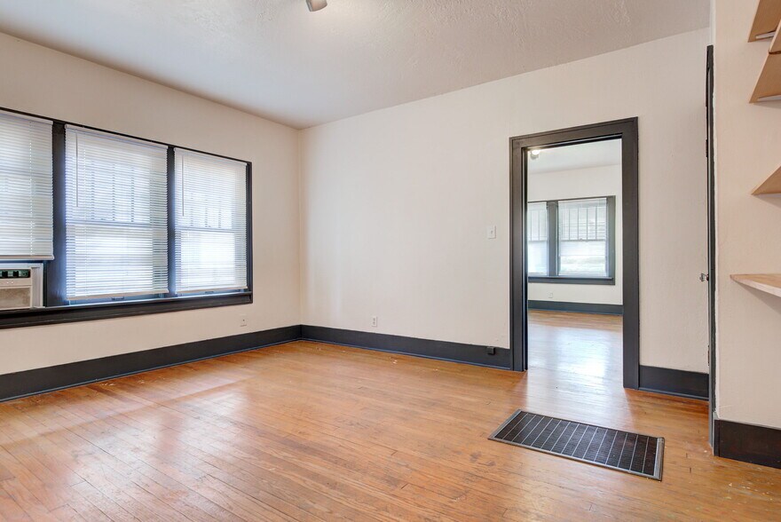 More Photos Of 408 Chautauqua Ave, Norman Multifamily For Sale