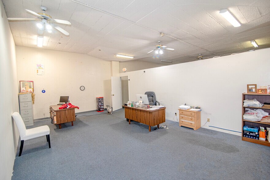 More Photos Of 1101-1111 S Hill St, Los Angeles Manufacturing For Sale