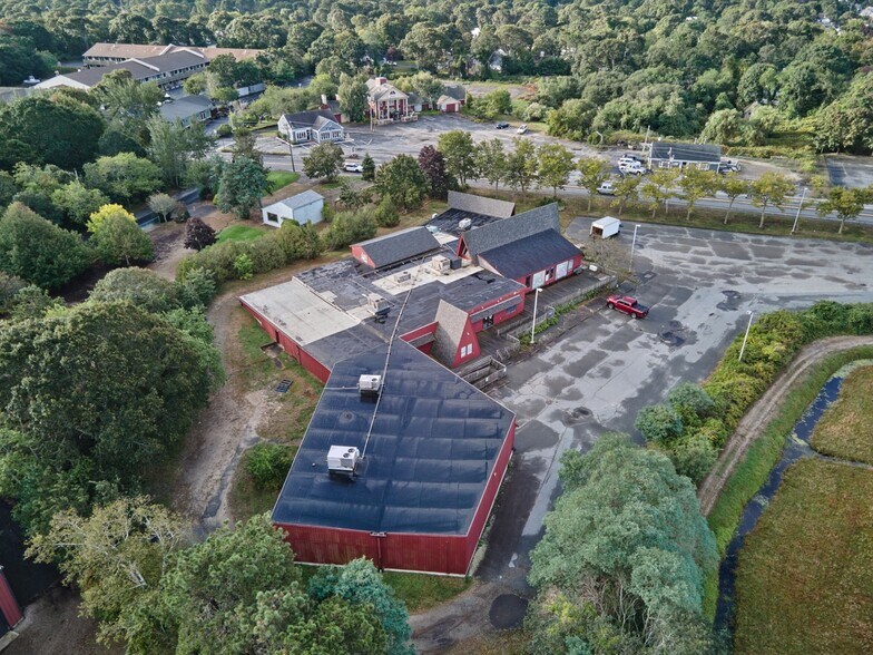 More Photos Of 316 Main St, West Yarmouth Unknown For Lease