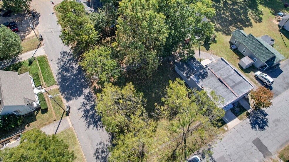 More Photos Of 239 Brookwood Ave NW, Concord Flex For Sale