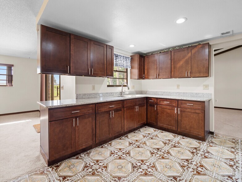 More Photos Of 6070 Minton Rd NW, Palm Bay Office For Sale