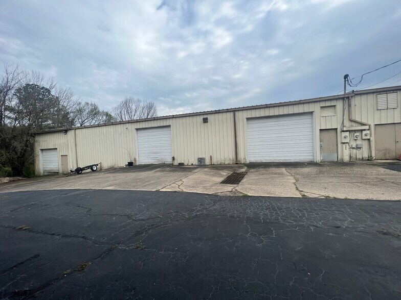 More Photos Of 2307 S Boston Rd, Danville Flex For Sale