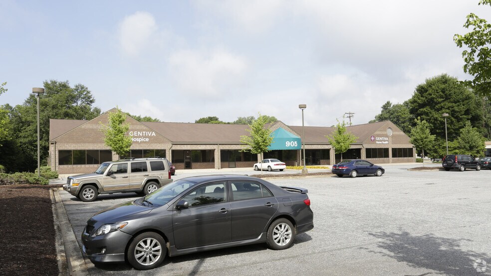 More Photos Of 905 E Main St, Spartanburg Office For Lease
