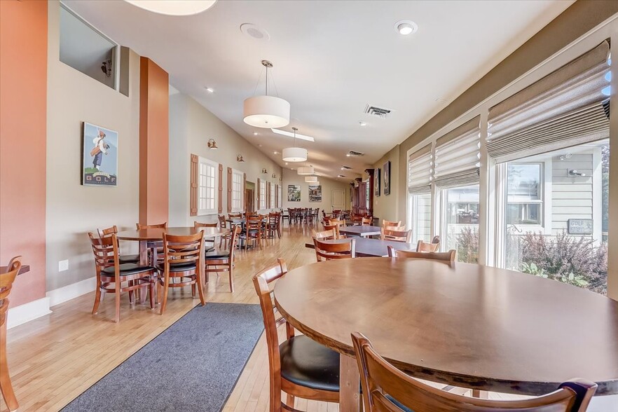 More Photos Of 800 S Main St, Lake Mills Golf Course Driving Range For Sale