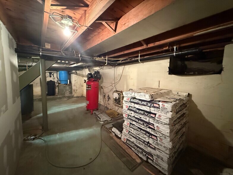 More Photos Of 1062 Portland Cobalt Rd, Portland Office For Lease