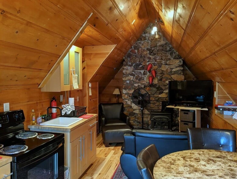 More Photos Of 2255 W Lake Blvd, Tahoe City General Retail For Sale
