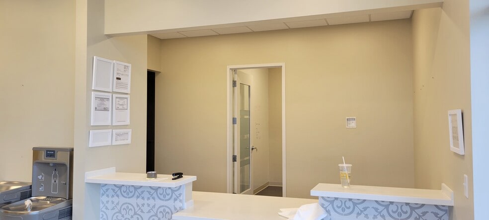 More Photos Of 5107 Summer Ave, Memphis Freestanding For Lease