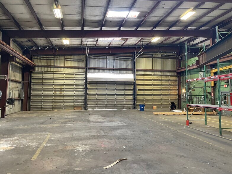 More Photos Of 109 N Richey St, Pasadena Warehouse For Lease