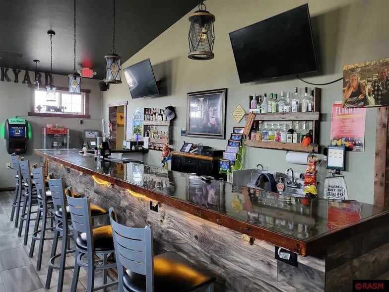 More Photos Of 204 1st Ave, Pemberton Restaurant For Sale