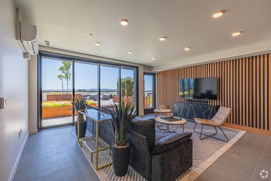 More Photos Of 513 1st Ave N, Seattle Apartments For Lease