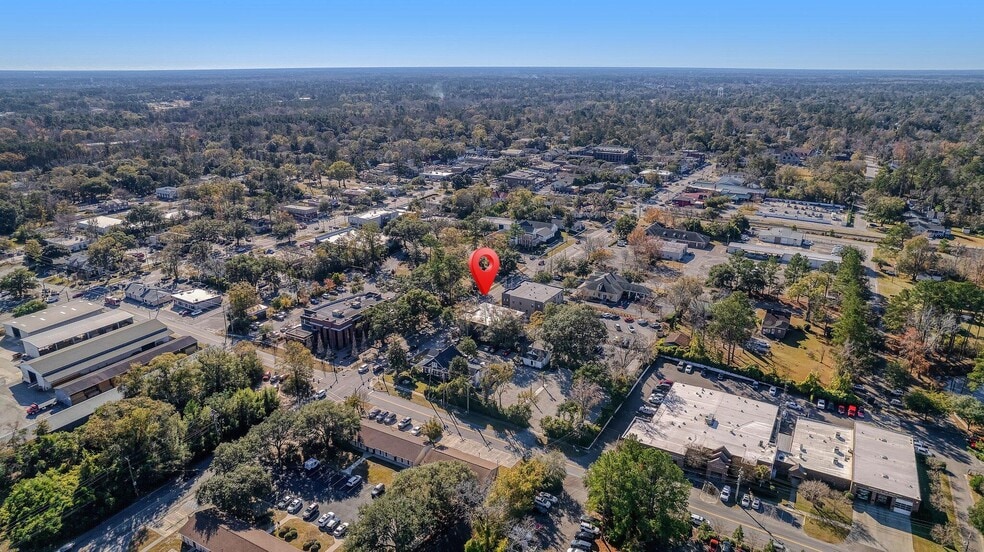 More Photos Of 208 N Cedar St, Summerville Office For Sale