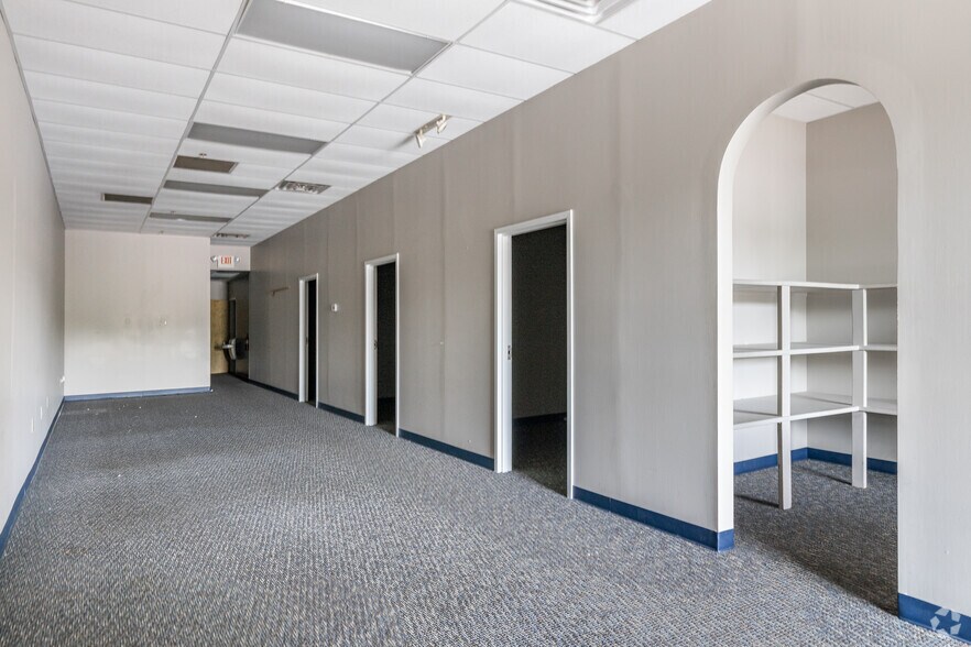 More Photos Of 2769 Chastain Meadows Pky NW, Marietta Unknown For Lease