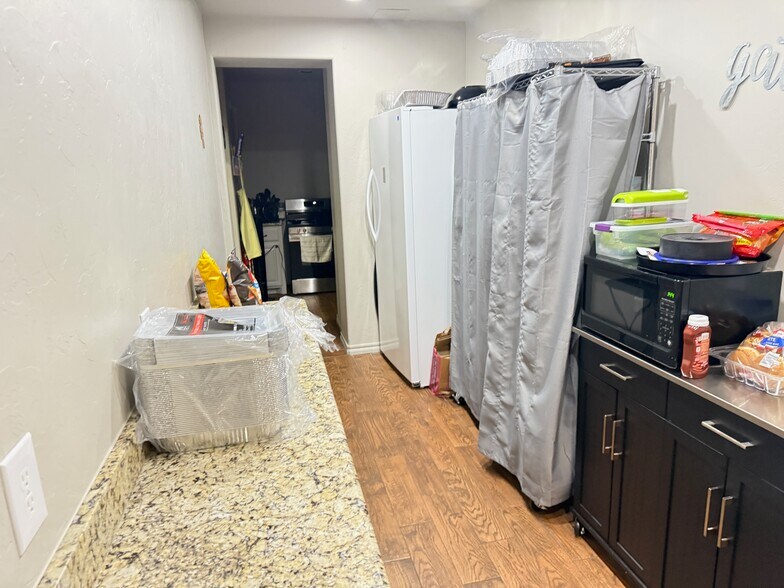 More Photos Of 450 E Main St, Yukon Religious Facility For Sale