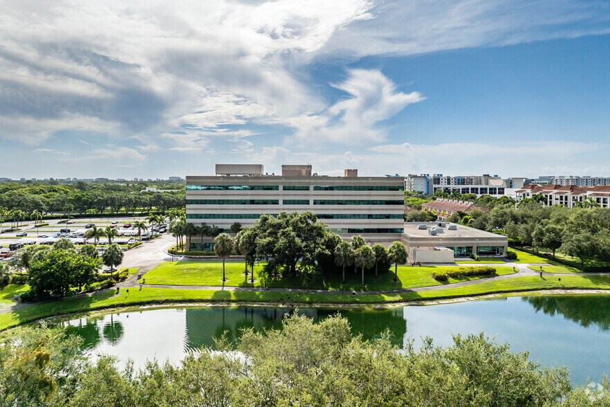More Photos Of 900 Broken Sound Pky NW, Boca Raton Office For Lease