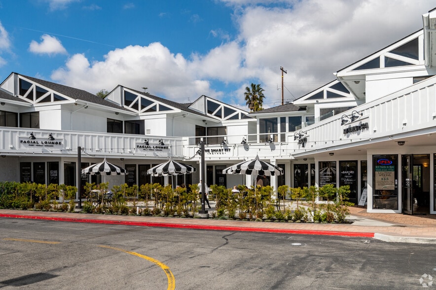 More Photos Of 2651-2675 Irvine Ave, Costa Mesa Storefront For Lease