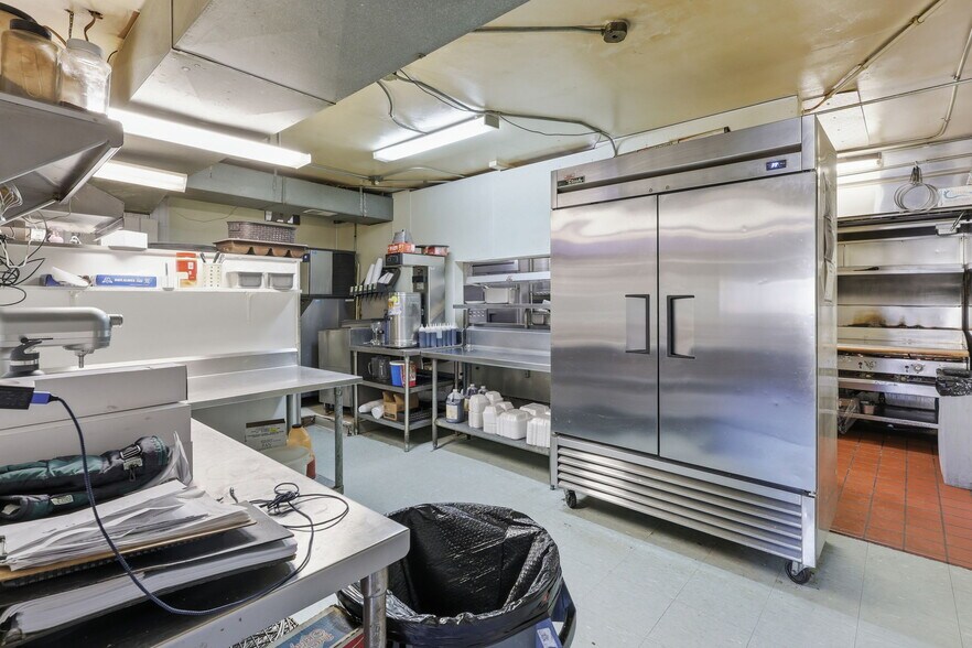 More Photos Of 228 N Jefferson St, Hastings Restaurant For Sale