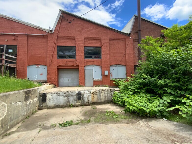 More Photos Of 129 Brookside Ave, West Warwick Manufacturing For Lease