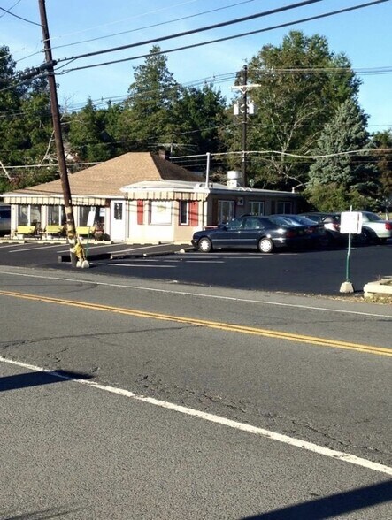 More Photos Of 36 John Ringo Rd, Ringoes Restaurant For Lease