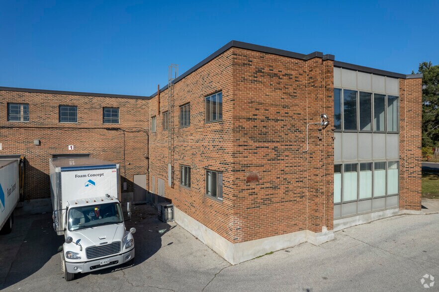More Photos Of 480 Tapscott Rd, Toronto Warehouse For Lease