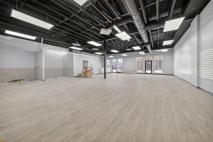 More Photos Of 6102 29th Av, Beaumont General Retail For Sale