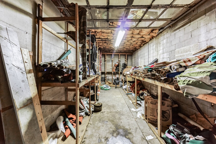 More Photos Of 65 E Fayette St, Uniontown Showroom For Sale