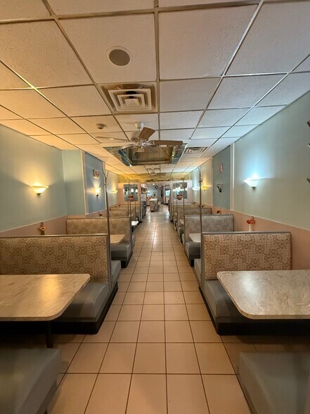 More Photos Of 6824 Torresdale Ave, Philadelphia Restaurant For Lease