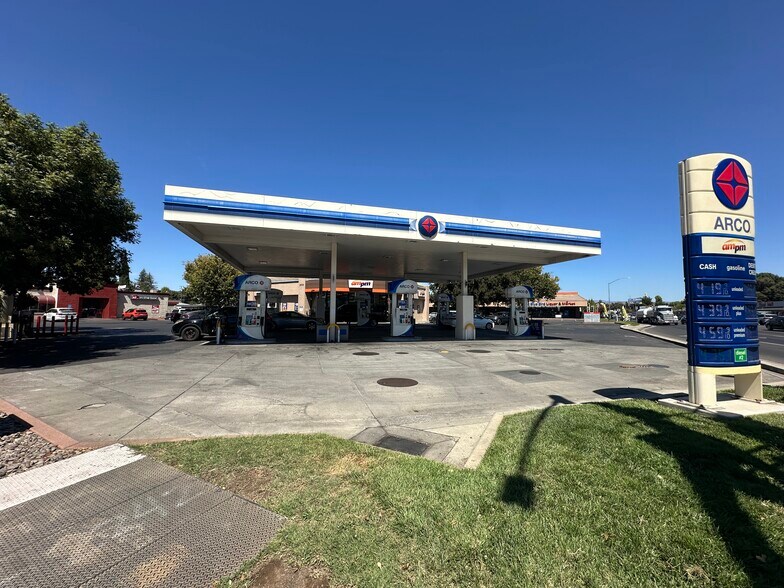 More Photos Of 2540 Esplanade, Chico Storefront For Sale