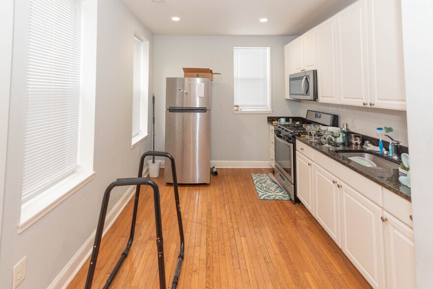 More Photos Of 2445 Lakeview Ave, Baltimore Apartments For Sale