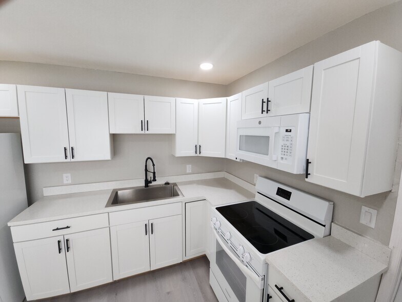 More Photos Of , Bradenton Multifamily For Sale